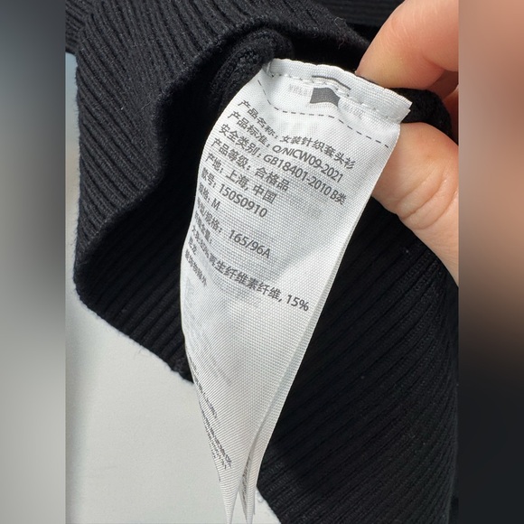 Abercrombie & Fitch Twist Front Off Shoulder Long Sleeve Top - Picture 5 of 6